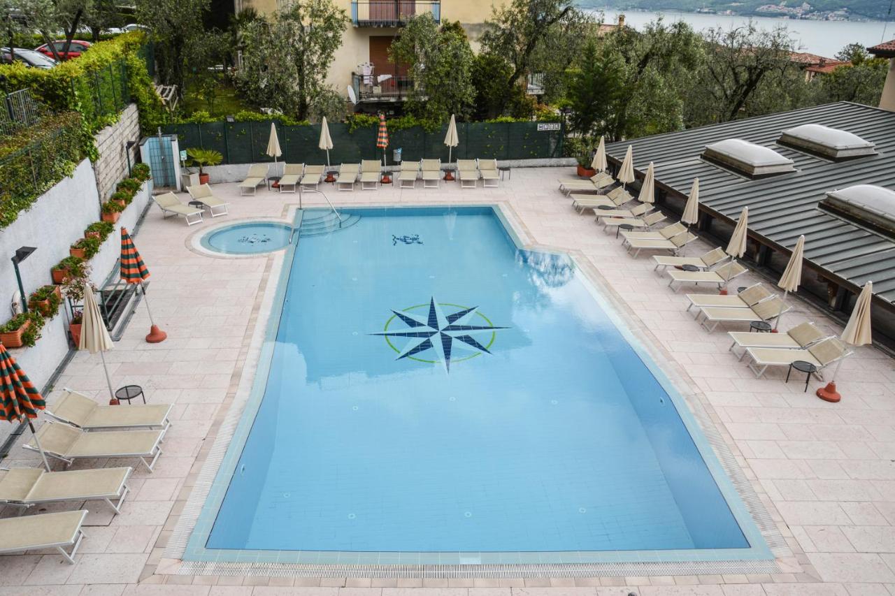 Hotel Florida Лимоне-суль-Гарда Экстерьер фото
