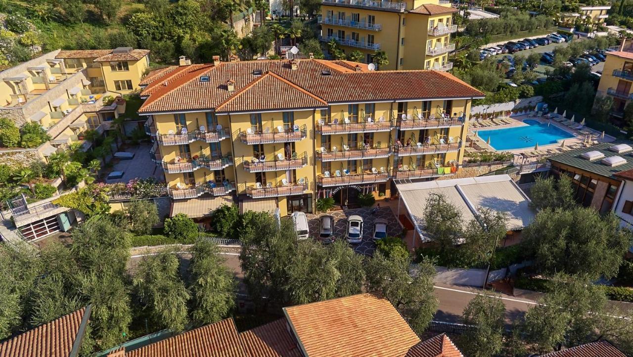 Hotel Florida Лимоне-суль-Гарда Экстерьер фото