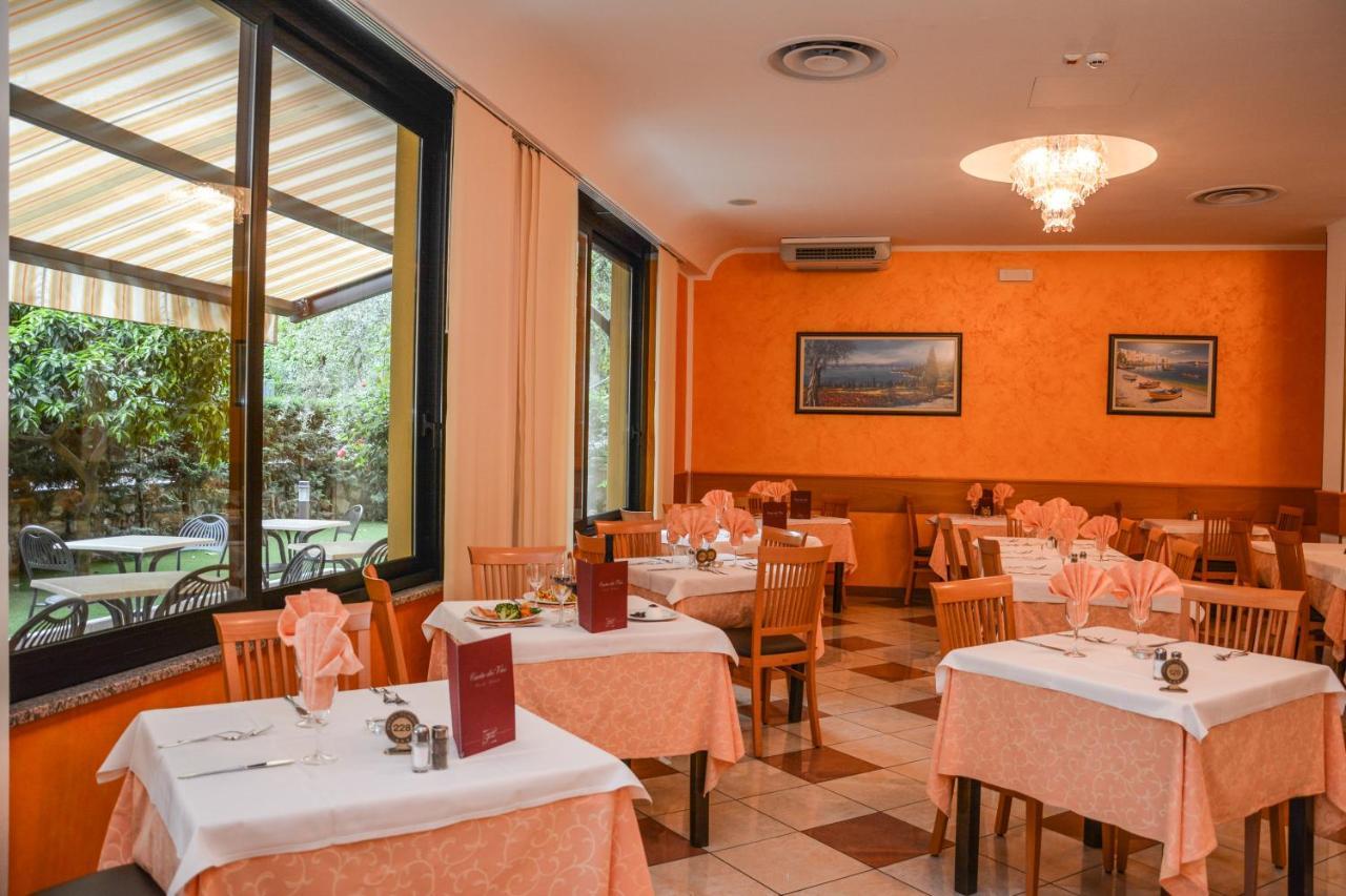Hotel Florida Лимоне-суль-Гарда Экстерьер фото