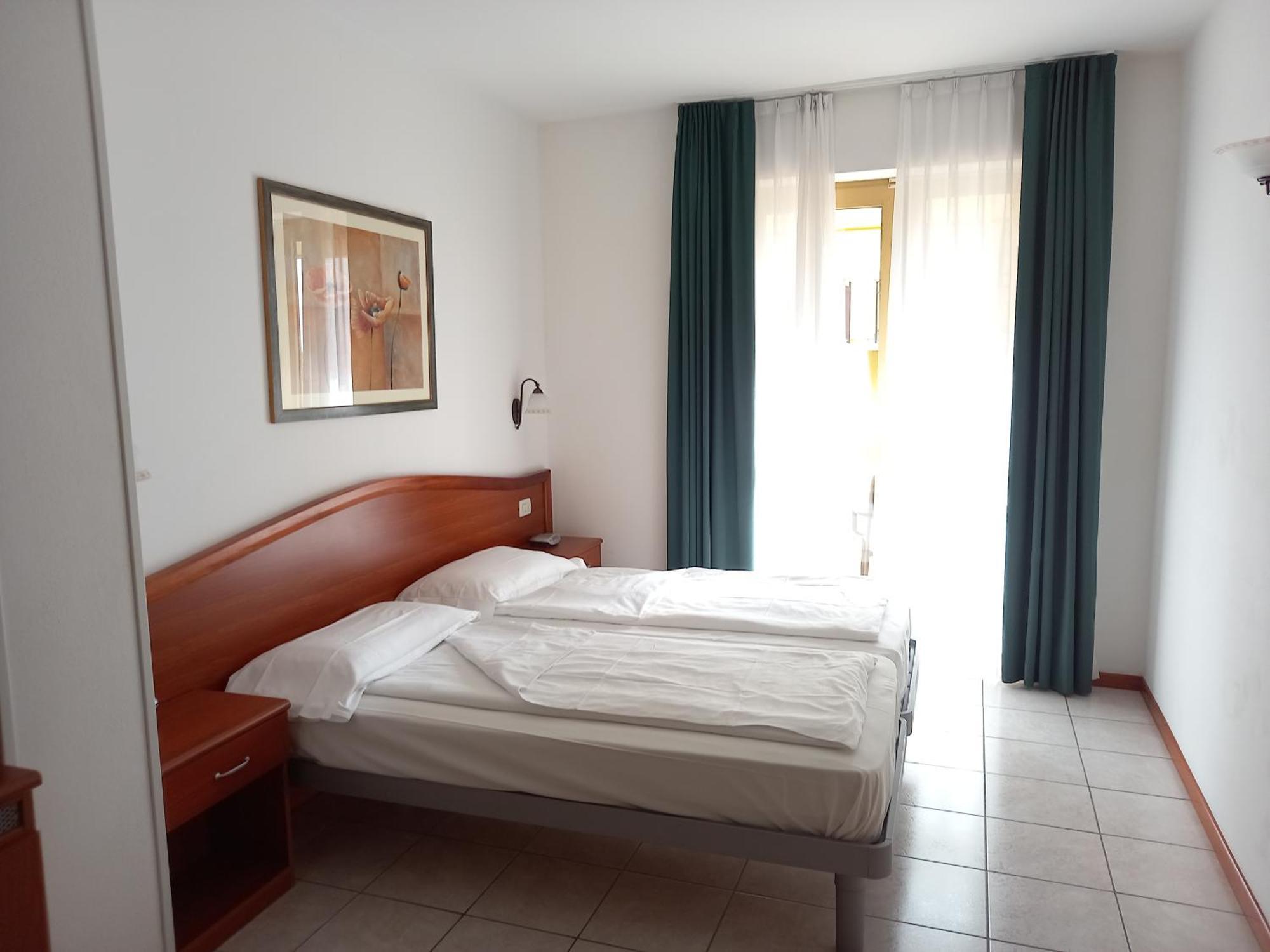 Hotel Florida Лимоне-суль-Гарда Экстерьер фото