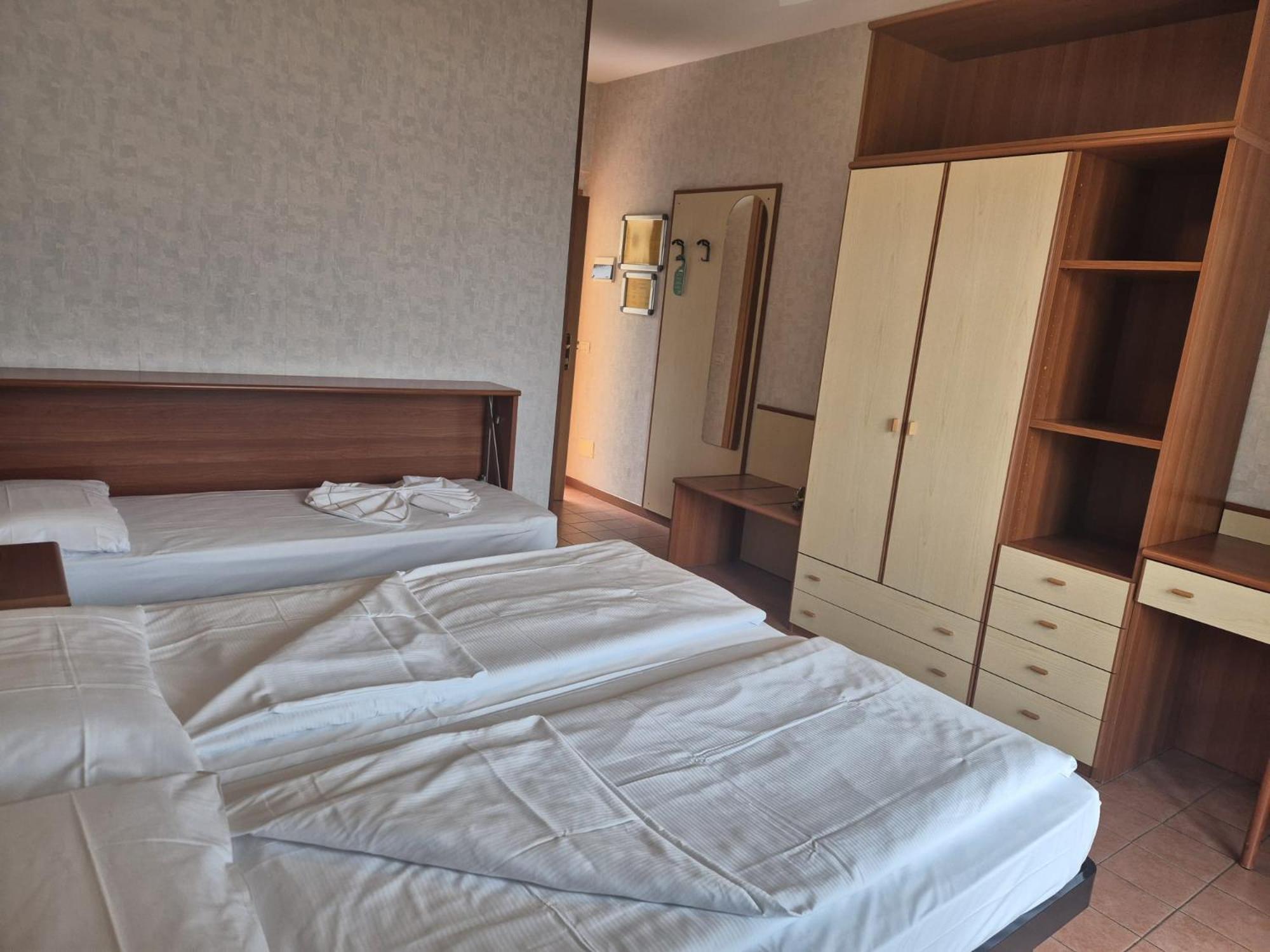 Hotel Florida Лимоне-суль-Гарда Экстерьер фото