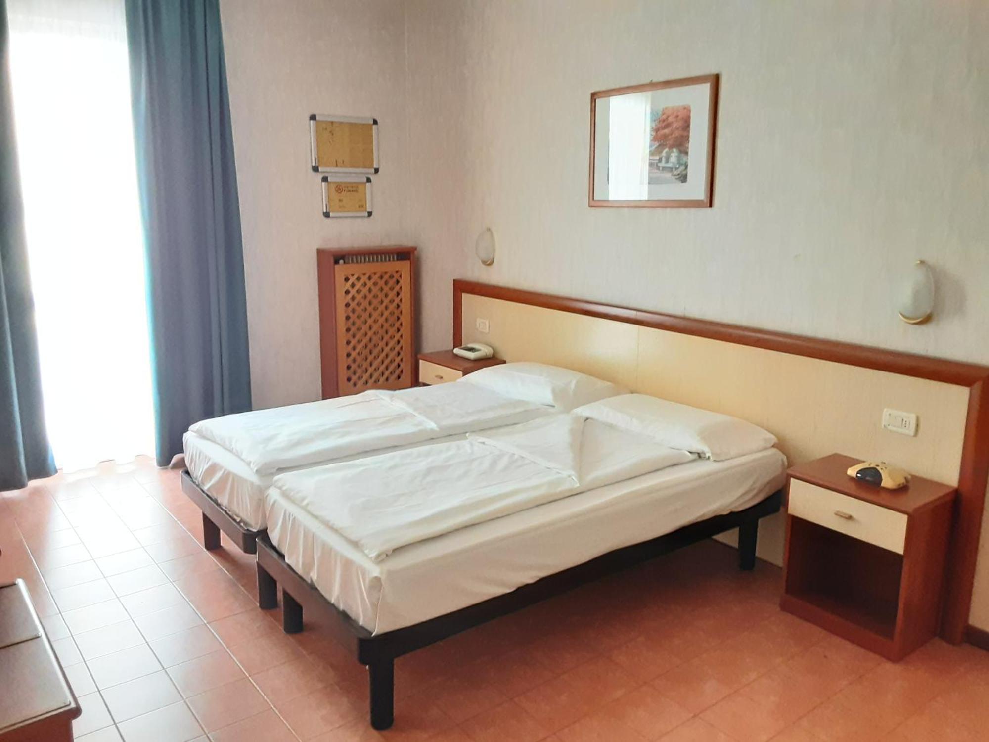 Hotel Florida Лимоне-суль-Гарда Экстерьер фото
