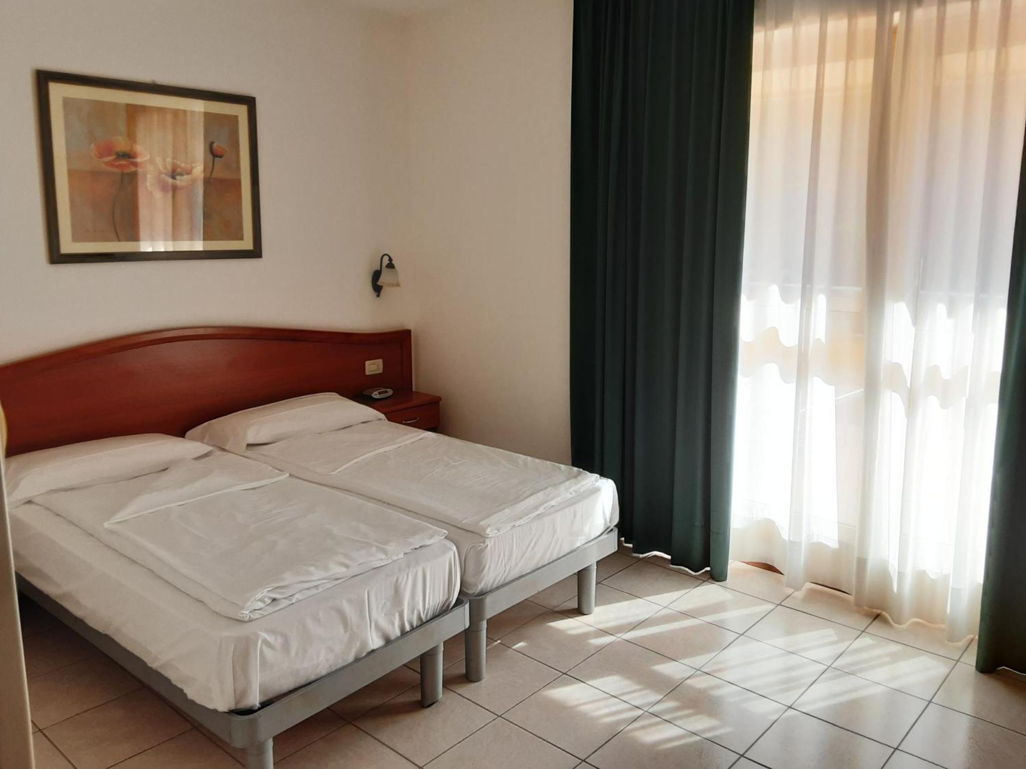 Hotel Florida Лимоне-суль-Гарда Экстерьер фото